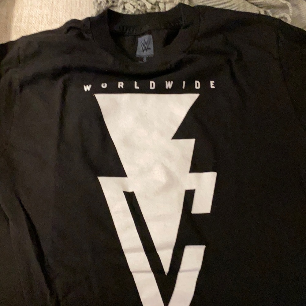 Wwe Finn shirt men’s small